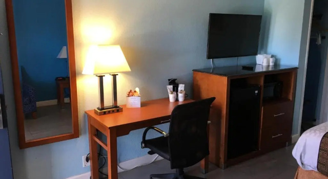 Номер Standard Days Inn by Wyndham Florida City