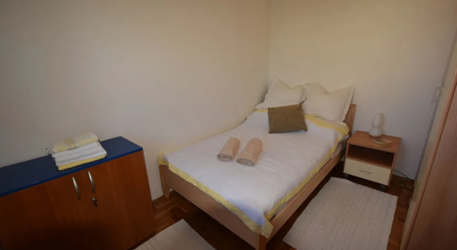 Apartment Mirela, Prenota Appartamento Hotel a Isole Quarnerine con parcheggio, Parcheggio