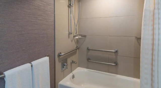 Номер Standard The Saratoga Hilton