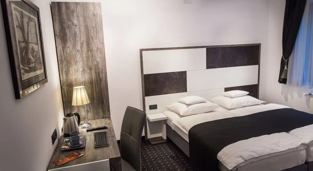 Camera Luxury Log In Rooms