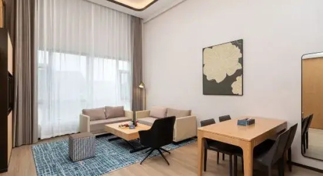 Семейный люкс Meilun Hotel (Second Avenue Baihe Store, North Slope Distribution Center, Changbai Mountain)