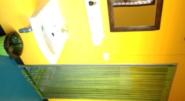 Кровать в общем номере Just Chill Inn