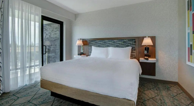 Люкс с балконом Hampton Inn & Suites Sunnyvale-Silicon Valley, Ca