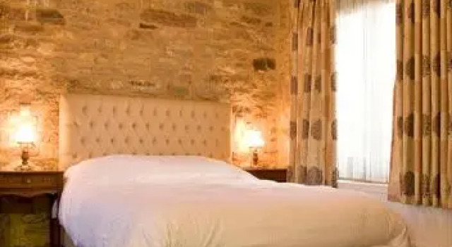 To Archontiko tis Marias, Book Hotel Karpenisi 