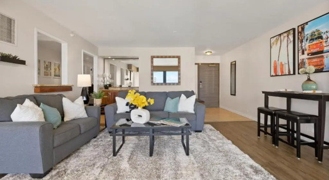 Spacious Waikiki Beach 2BR-Ocean View-Free Parking