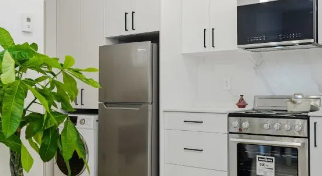 Modern 2BR Retreat | Marpole Near YVR, Book Hotel Vancouver 