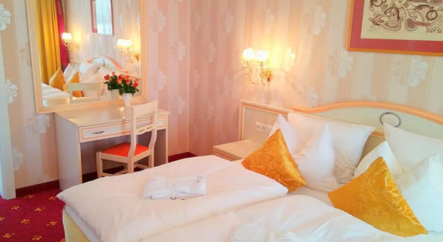 Люкс с балконом Alexa Hotel
