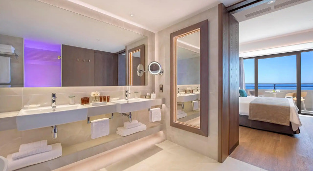 Люкс Luxury с видом на море Amathus Beach Hotel Limassol