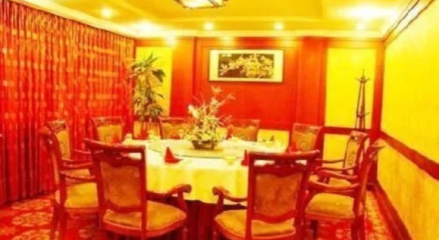 Wu Hao Yang Jinxiu Hotel(成都五昊洋锦秀酒店), Забронировать Отель Отели Чэнду 3 звезды, рядом с Baiguolin Station, 3*