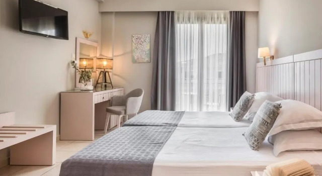 Двухместный номер Standard с балконом и с частичным видом на море Tourist Boutique Hotel