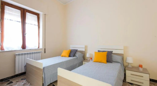 Casetta Vista Mare in Piazza a Mondello by Wonderful Italy
