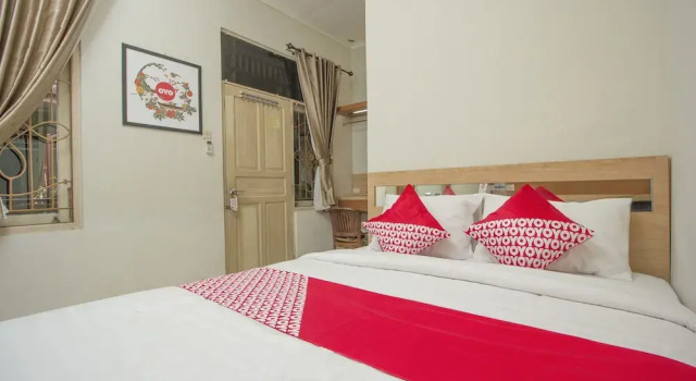 RedDoorz at Shabrina Homestay Syariah Maguwo, Book Hotel Depok 