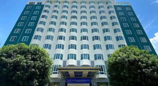 Muong Thanh Holiday Suoi Mo, Varaa Hotelli Hotellit Quang Ninh uima-altaalla, Uima-allas