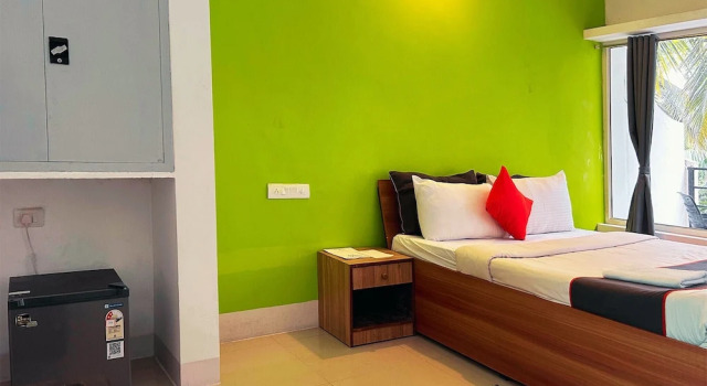 Двухместный номер Superior с видом на бассейн FabHotel Bay Breeze - 800M From Morjim Beach
