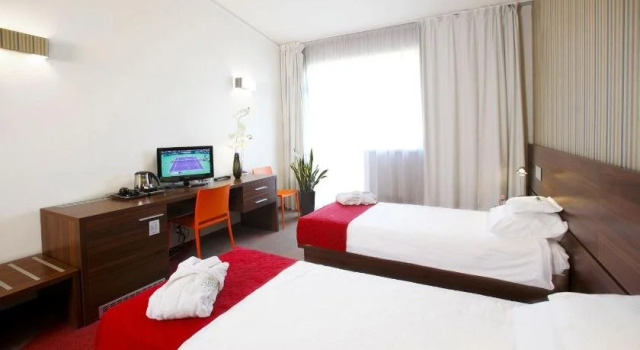 Globall Hotel, Varaa Hotelli Telki Budapest
