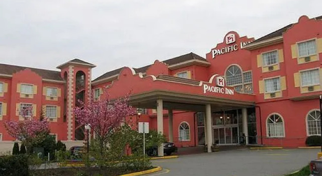 Pacific Inn Resort & Conference Center, 预订 度假村 萨里 不列颠哥伦比亚低陆平原