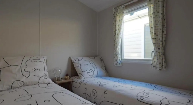 Chalet Casablanca, 80m2 met veel comfort op fantastisch 5-sterren vakantiepark met zwembaden, Prenota Chalet Hotel a Limburgo con parcheggio, Parcheggio