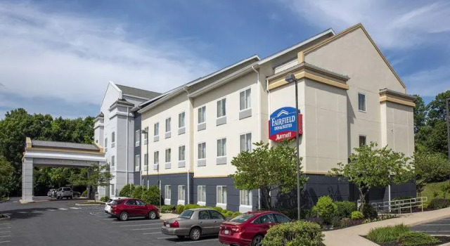 Кровать в общем номере Fairfield Inn & Suites by Marriott State College