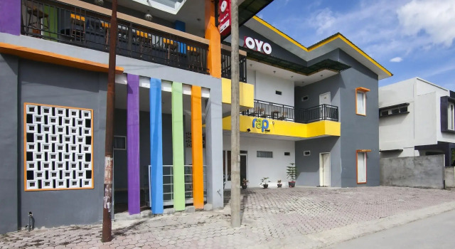 OYO 1095 Rap Hotel, Rezerwuj Hotel Balige Sumatra