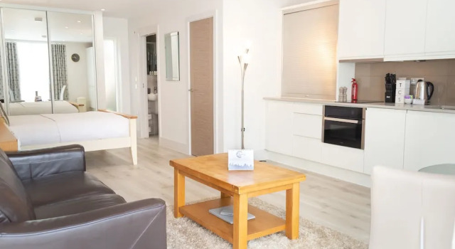 Двухместная студия Business Citystay Living - Midsummer Mews