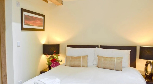 Luxury Cart Lodge set on the farm which featured in the 'Darling Buds of May', Reserva ahora Agroturismo Ashford Kent