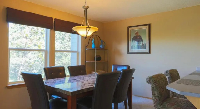 Quiet River-River View-4BR/3.5BA, Book Hotel Bend Bachelor