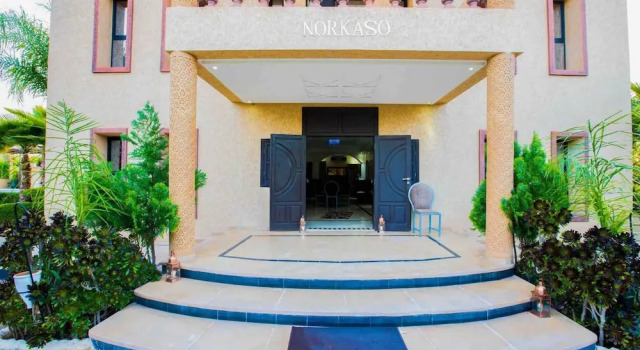 Luxury heated pool Villa Marrakech, Забронировать Вилла Отели Марракеш-Тенсифт-Эль-Хауз с парковкой, Парковка