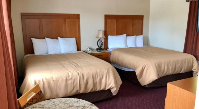 Четырёхместный номер Standard Huntsville Inn