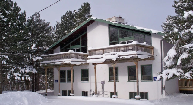 Spacious 8 bdrm Cottage with Private Beach Access, BBQ, Hot Tub, Sauna, Pet friendly, Varaa Lomakoti Blue Mountains 