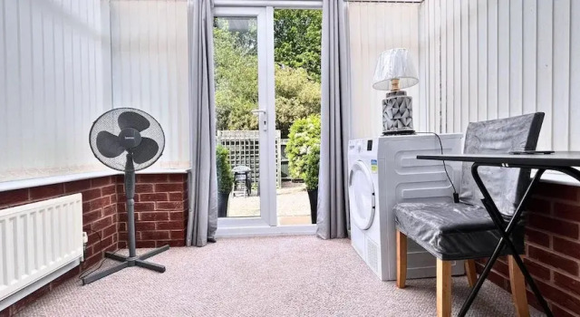 2 Bedrooms - 3 Beds - Quiet Retreat - Parking