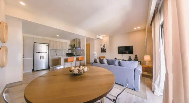 Breakfast Included at Regatta Living 906