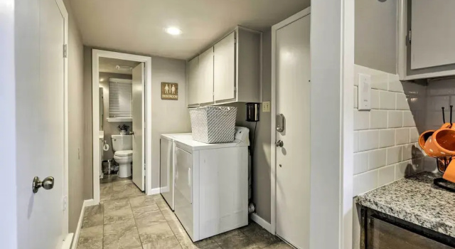 Коттедж Bright n Breezy Waterfront Lake Granbury Getaway!