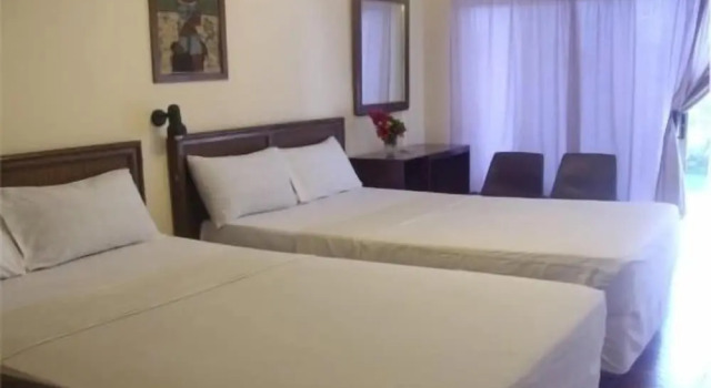 Семейный люкс c 1 комнатой с балконом и с видом на сад Holiday Beach Club Hotel