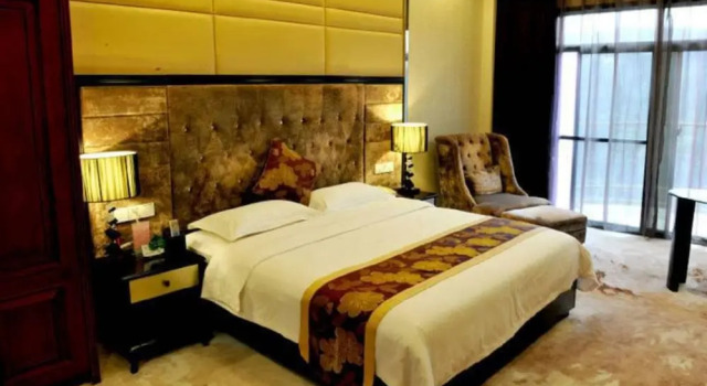 Двухместный люкс Deluxe Clarion Resort Leishan Hot Spring Resort
