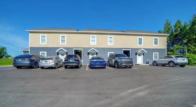 Golf Course View: Centrally Located Condo in Erie, Κράτηση Ξενοδοχείο Erie Πενσυλβάνια