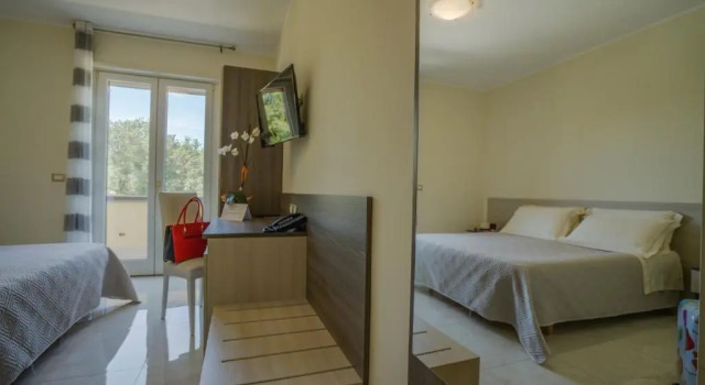 Двухместный номер Standard Elia Hotel