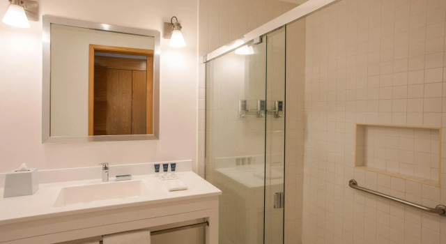 Двухместный гостевой номер Deluxe Four Points by Sheraton Cancun Centro