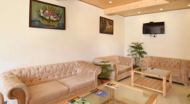 The Woodbine by OYO Rooms