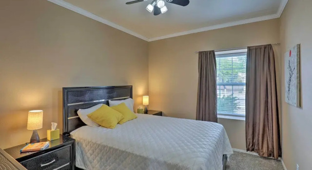 Коттедж Tucson Getaway w/ Yard, Pool, Hot Tub + Gas Grill!