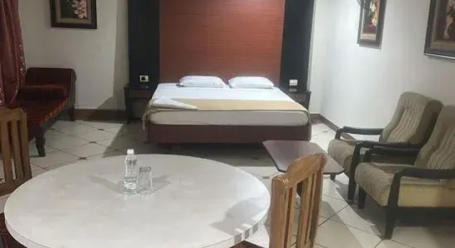 Люкс Capital Plaza Residency and conventional center