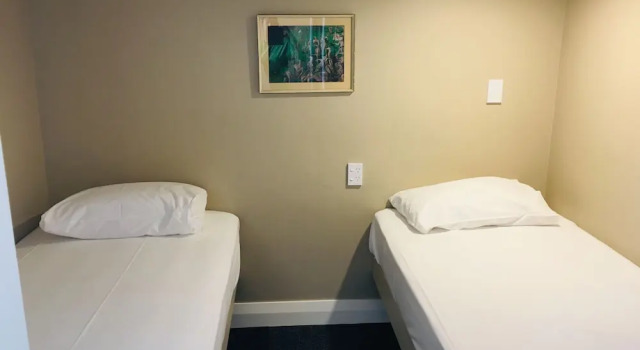 Left Bank, Buchen Sie Hotel Kaikohe 