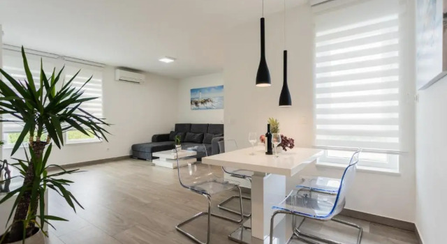 Апартаменты Deluxe Marjan Apartment with Free Parking in Quiet Area