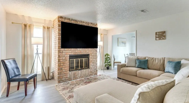 Коттедж South OKC Home w/ Game Room: 18 Mi to OU Campus!