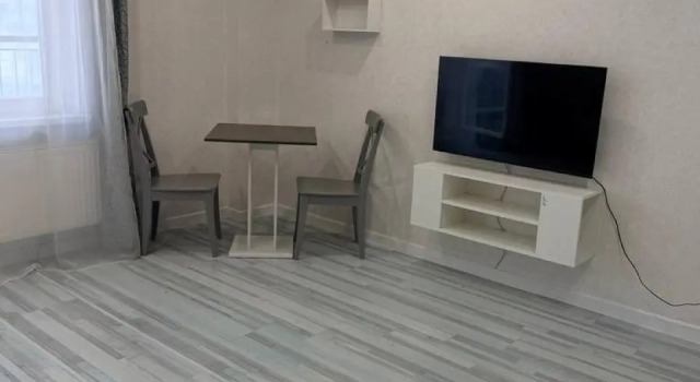 Studio apartment on 64k1 Fedyuninsky Street, Prenota Appartamento Tjumen' 