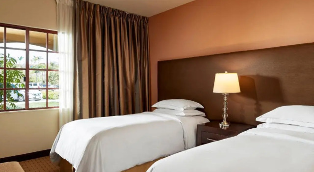 Люкс с 2 комнатами Marbrisa Carlsbad Resort