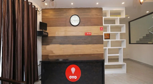 OYO 11607 Hotel Serenity Stay, Забронировать Отель Отели Гомти Нагара с завтраком, Завтраки