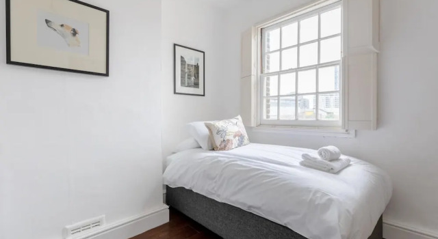 Trendy 2BD House 5 Mins From Willesden Junction!, Varaa Lomakoti Mökit kohteessa Merseyside, Mökki