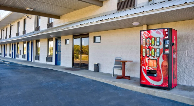 Motel 6 Jeffersonville, IN, Забронировать Мотель Мотели Луисвилл, Мотель