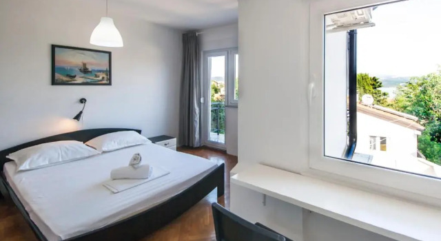 Apartments & Rooms Strčić Krk, Забронировать Апартаменты/квартира Отели Крка с парковкой, рядом с Krk Harbour, Парковка