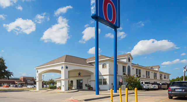 Motel 6 Dallas - Irving DFW Airport South